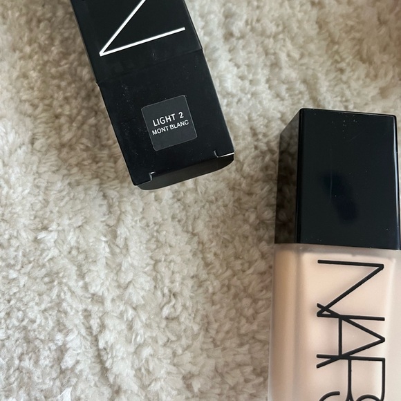 NARS All Day Luminous Weightless Foundation Light 2 Monte Blanc Brand New π!! - Picture 3 of 3